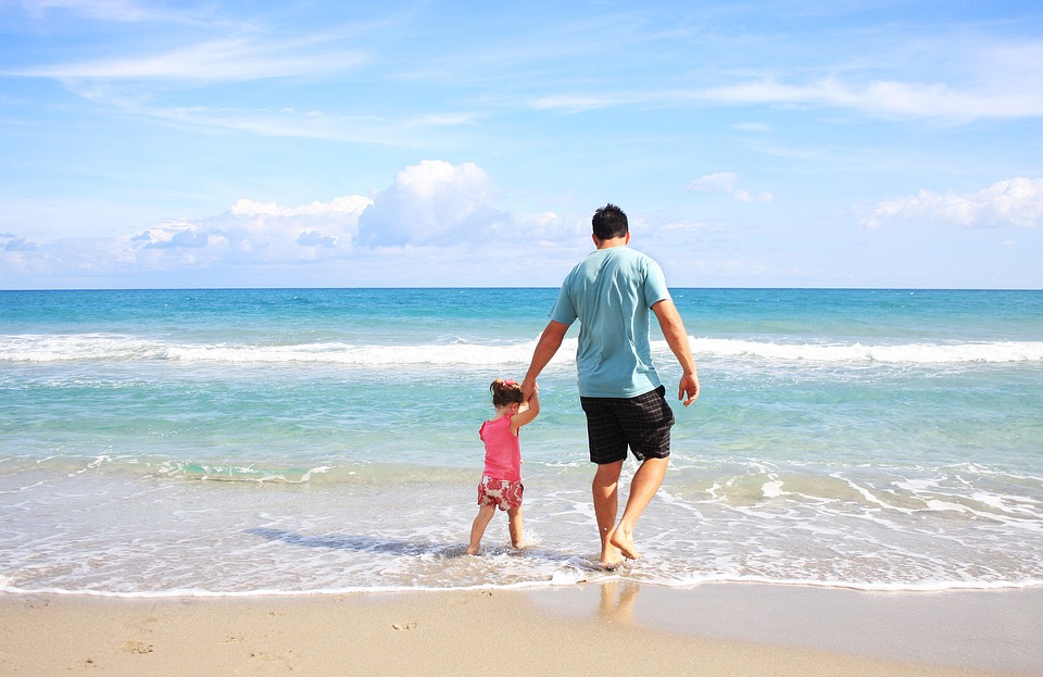 Balade en bateau avec les enfants : comment les aider à éviter le mal de mer?