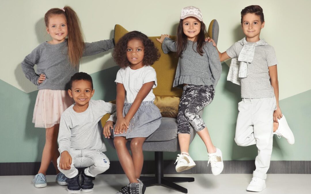 Les tendances mode pour enfants avec les vêtements Gap Kids